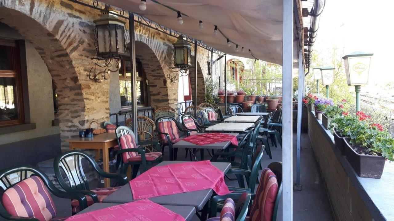 Kranenturm Hotel Bacharach Exterior photo